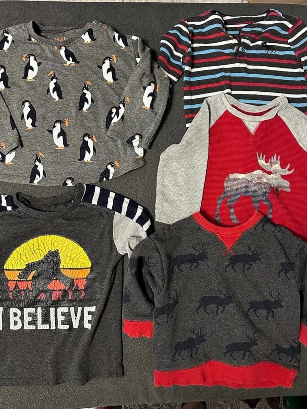 Hatley 2T Shirt Lot in Gray & Red